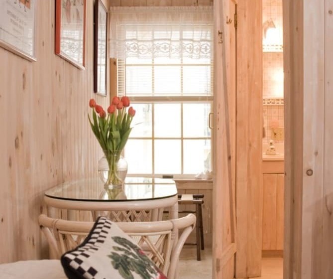 مبيت وإفطار The Waterford Inne