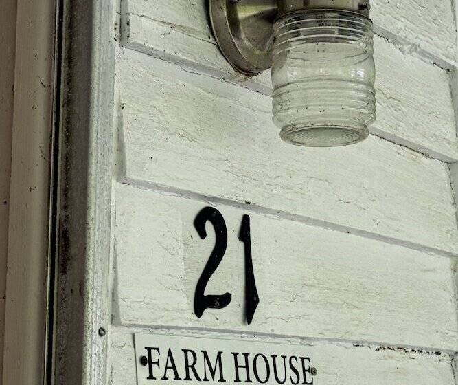 Country Road House And Berries Bed & Breakfast Farm Stay