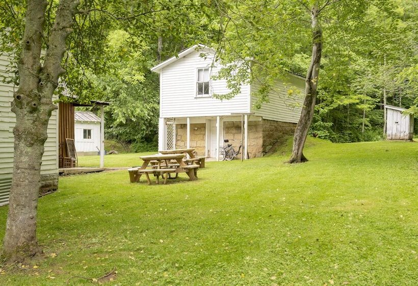 Country Road House And Berries Bed & Breakfast Farm Stay