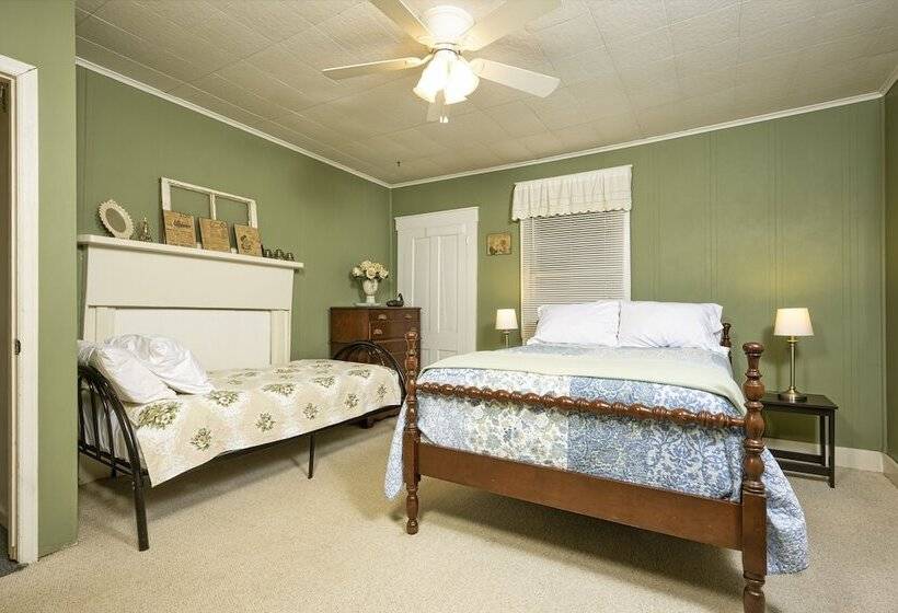 Country Road House And Berries Bed & Breakfast Farm Stay