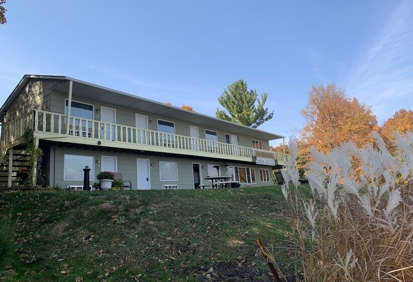 Eagle View Motel & Retreat