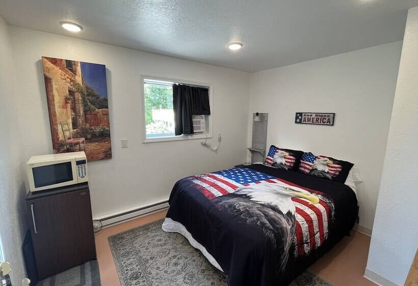 Eagle View Motel & Retreat