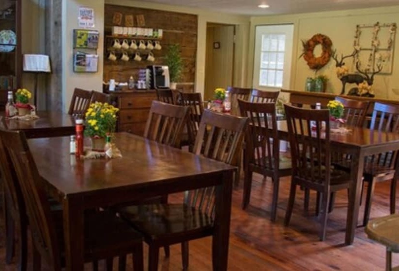 French Camp Bed And Breakfast