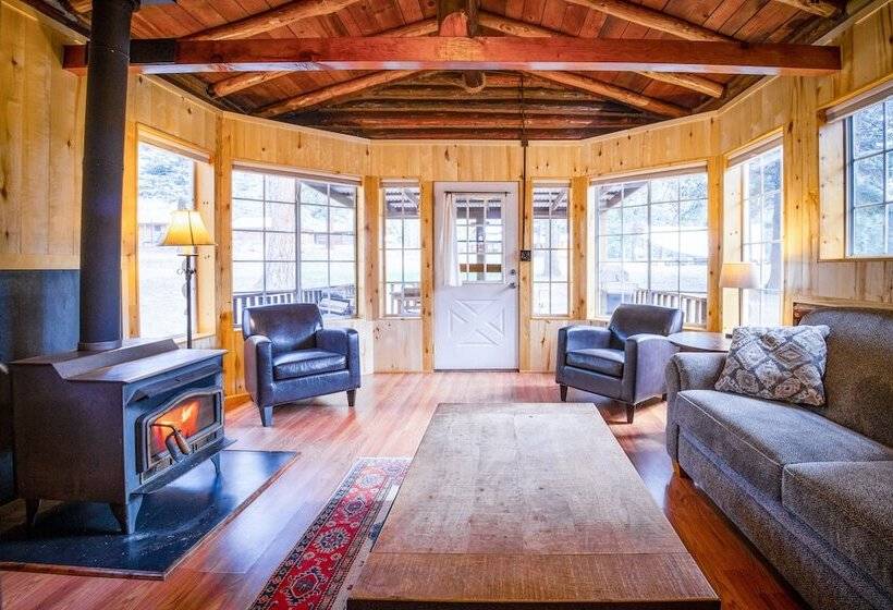 فندق Corkins Lodge