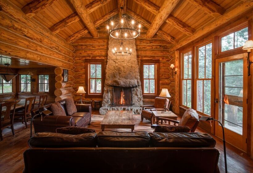 فندق Corkins Lodge