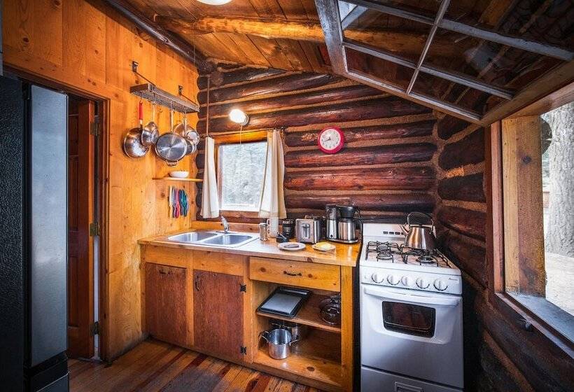 فندق Corkins Lodge