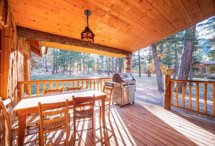 فندق Corkins Lodge