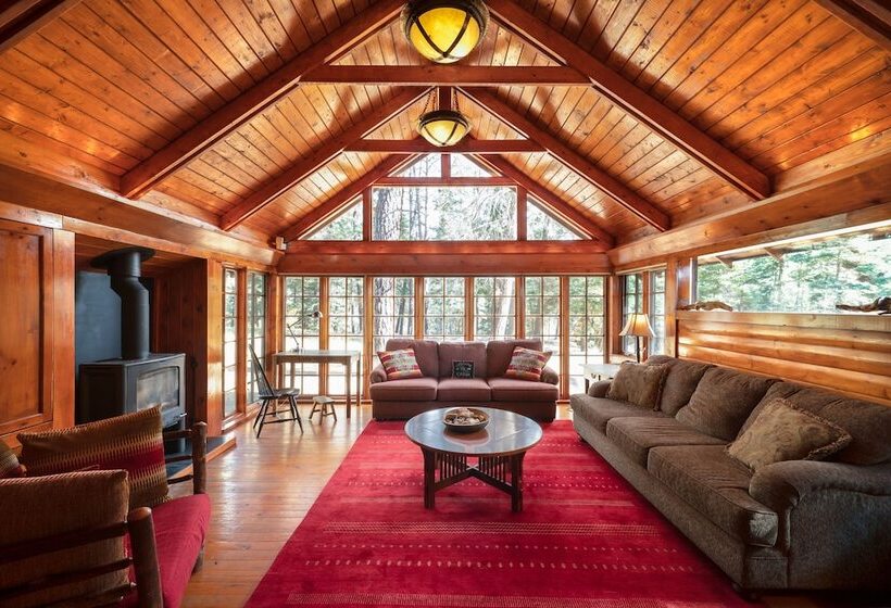 فندق Corkins Lodge