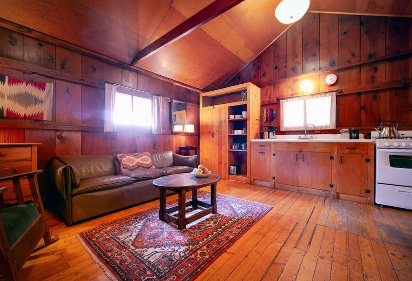 فندق Corkins Lodge