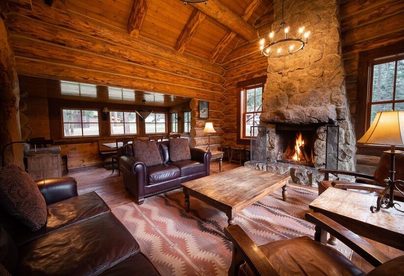 فندق Corkins Lodge