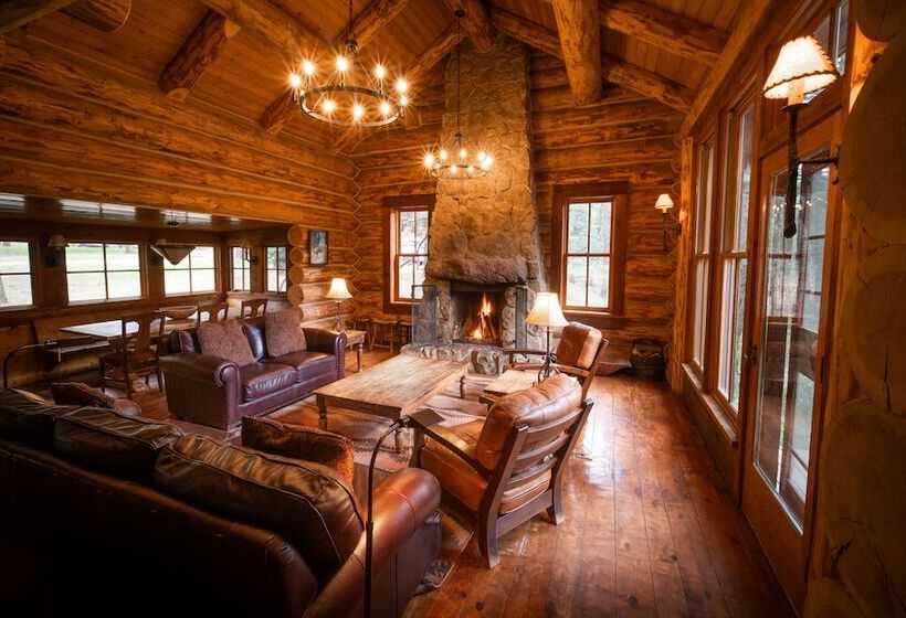 فندق Corkins Lodge