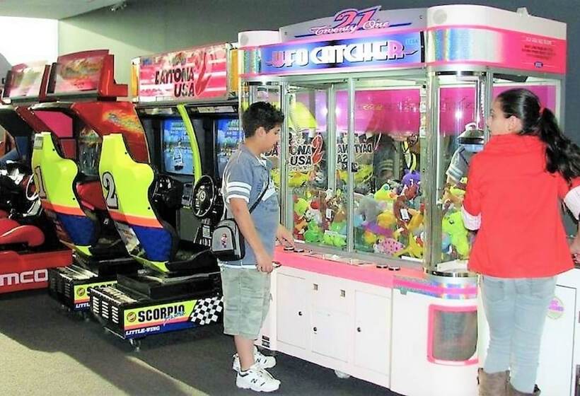 هتل Holiday Holiday Circle On Cavill Apartments