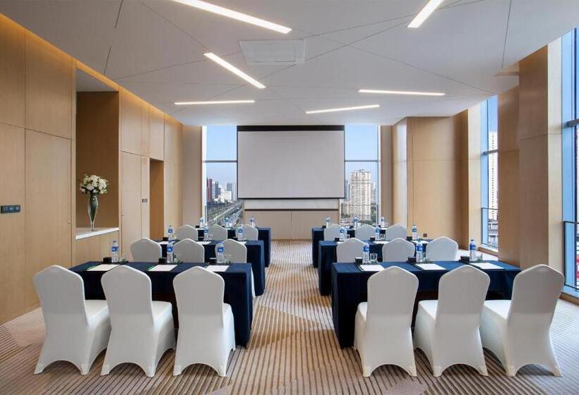 ホテル Holiday Inn Wuxi Central Station, An Ihg