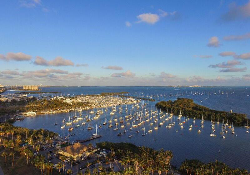 בית מלון כפרי Icoconutgrove  Luxurious Vacation Rentals In Coconut Grove