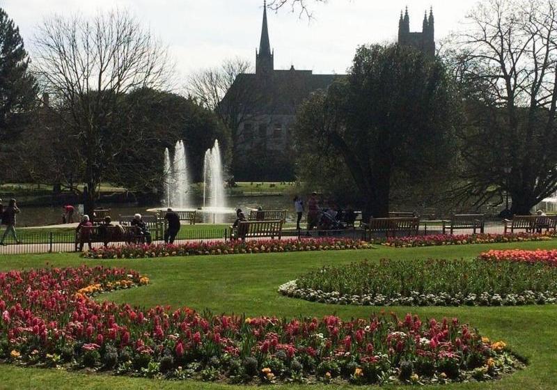 Отель Leamington Spa Serviced Apartments Avoncroft