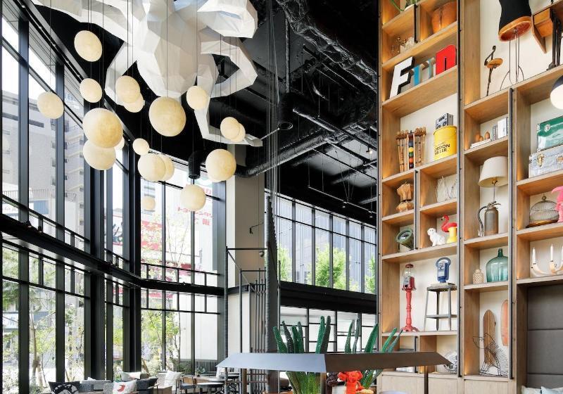 ホテル Moxy Osaka Shin Umeda