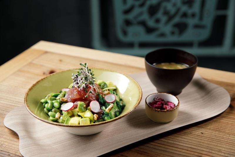 ホテル Moxy Osaka Shin Umeda