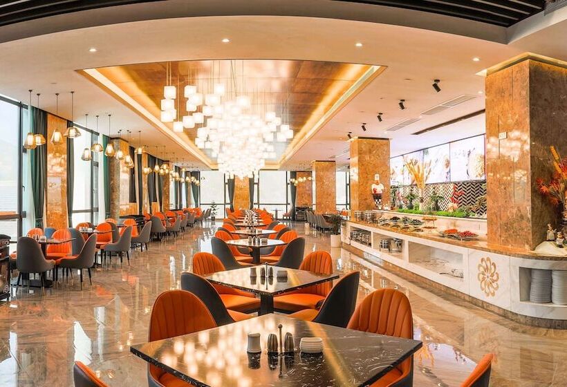 Отель Ramada By Wyndham Yingshan Jiulongwan Resort