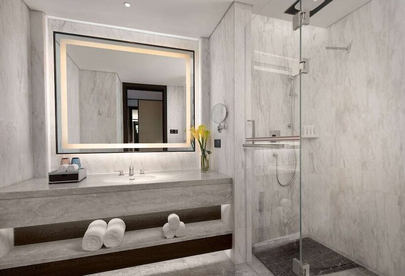 Отель Ramada By Wyndham Yingshan Jiulongwan Resort