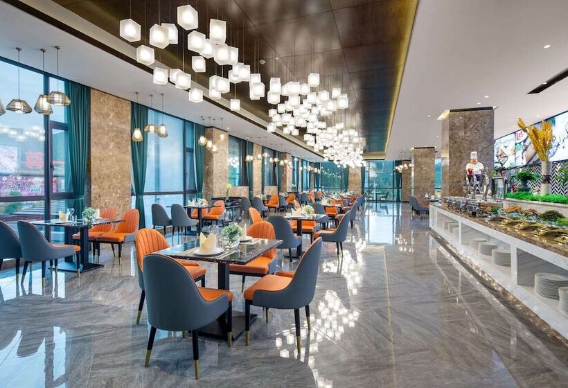 Отель Ramada By Wyndham Yingshan Jiulongwan Resort