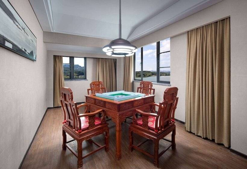 Отель Ramada By Wyndham Yingshan Jiulongwan Resort