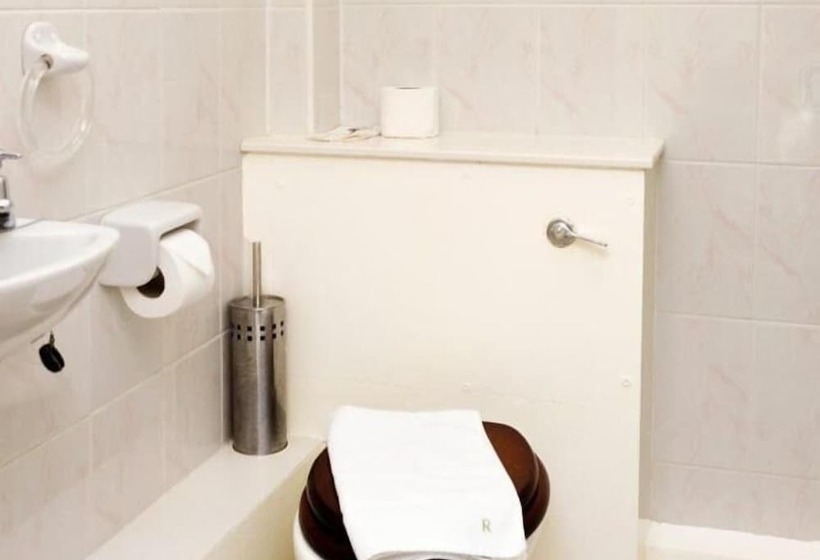 Отель The Imperial