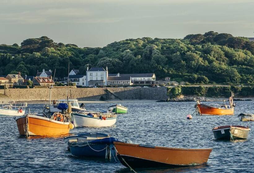 Отель The Imperial