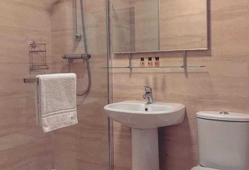 Отель The Imperial