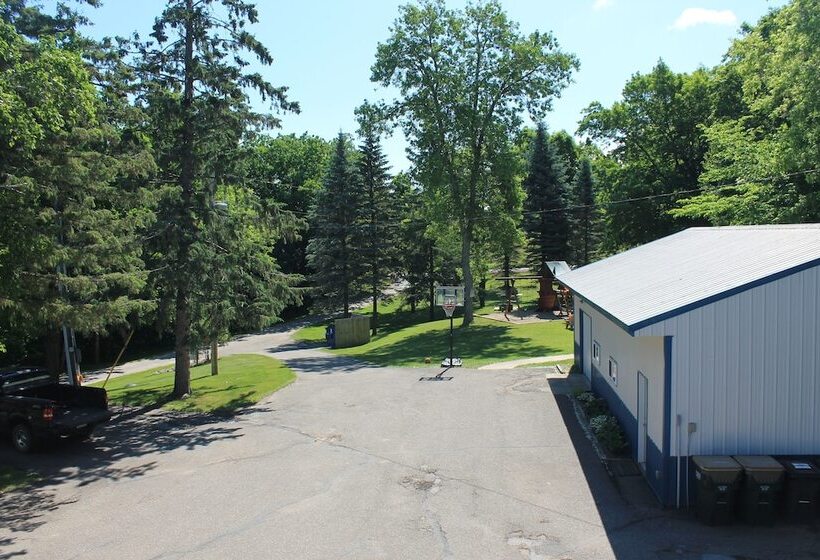 Отель Viking Bay Resort And Lodge