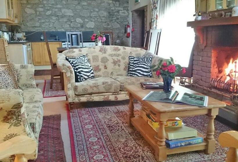 Kilmokea Coach House