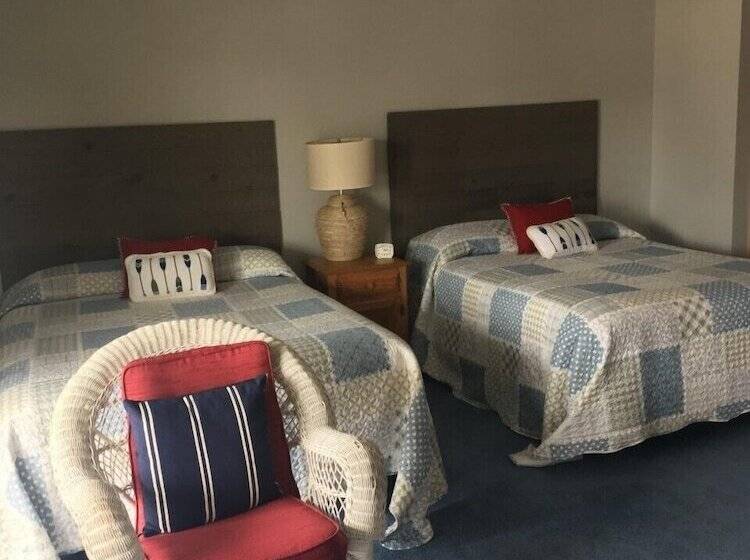 Lakeside Bed & Breakfast