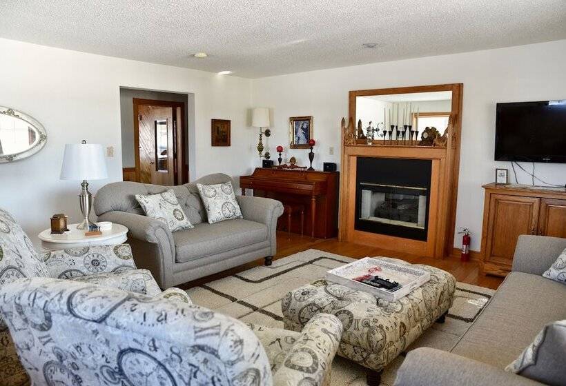 Lakeside Bed & Breakfast