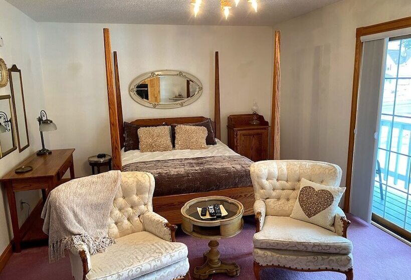 Lakeside Bed & Breakfast