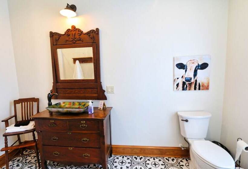 Lavender Fields Inn B&b