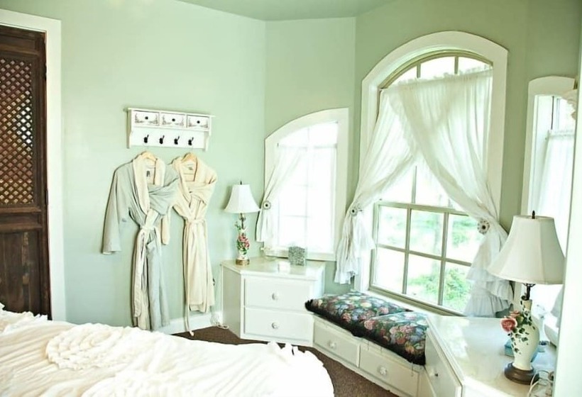 Lillian Farms Bed & Breakfast