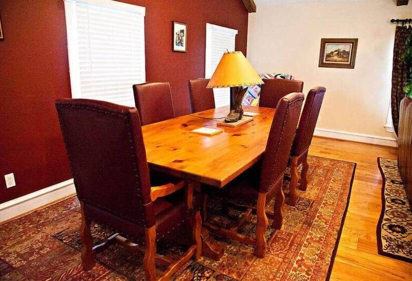 Lillian Farms Bed & Breakfast