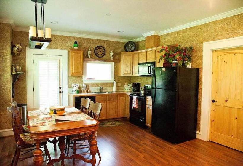 Lillian Farms Bed & Breakfast