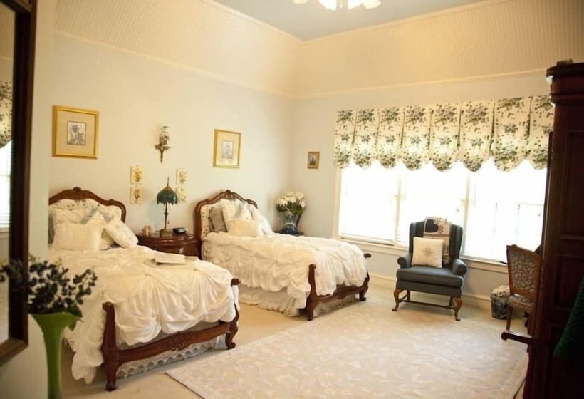 Lillian Farms Bed & Breakfast