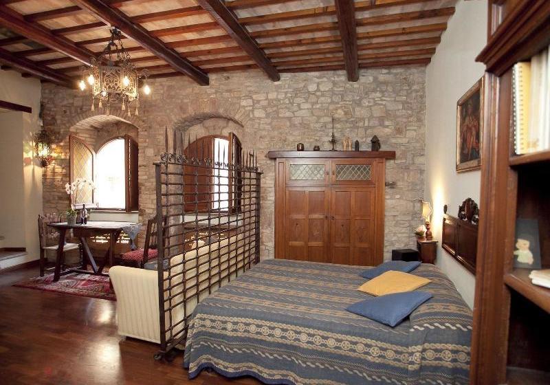 Loggia Dei Maestri Comacini