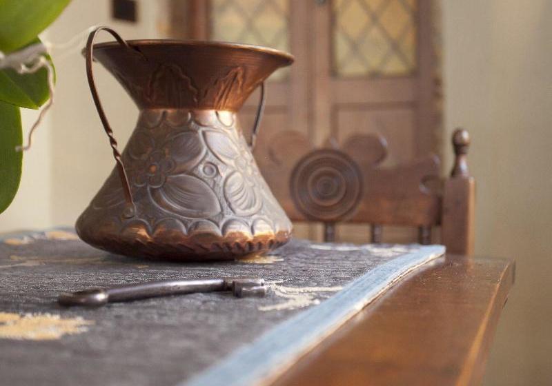 Loggia Dei Maestri Comacini