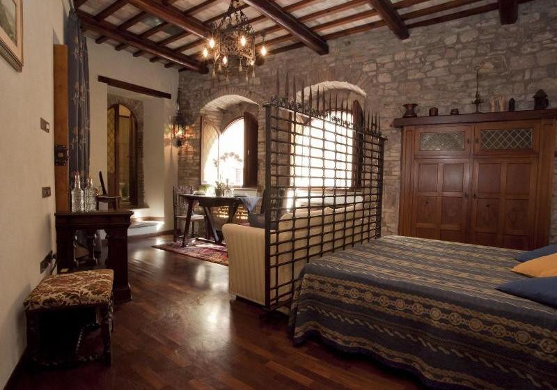 Loggia Dei Maestri Comacini