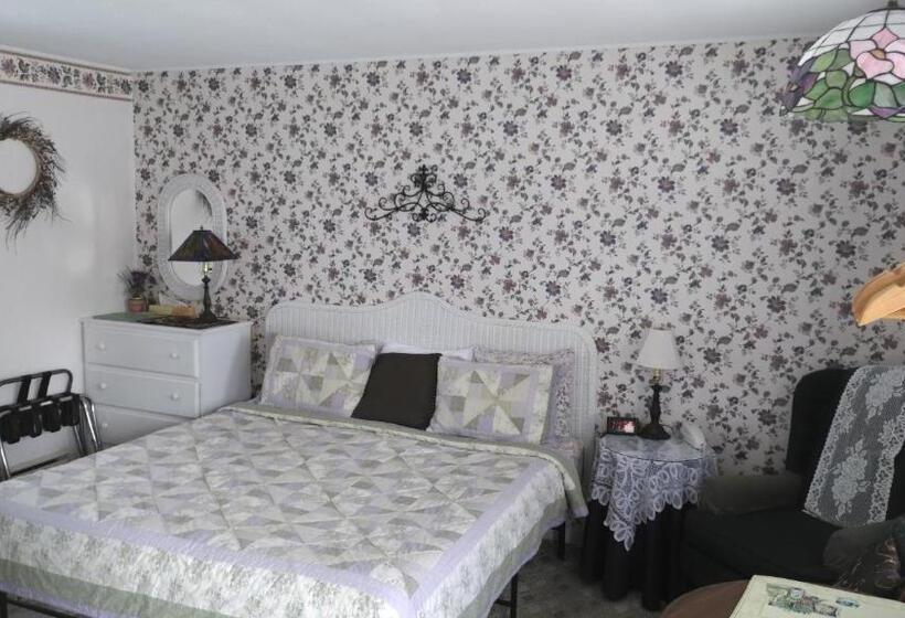 فندق على الطريق Midway Lodging