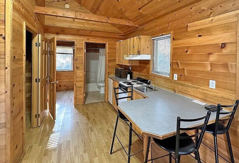 モーテル Sourdough Lodge