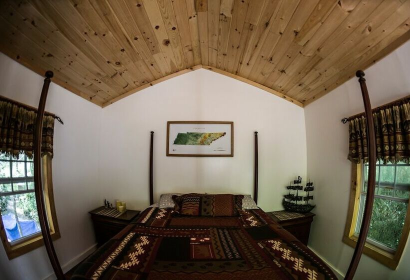 Mountain Harbour B&b And Hiker Hostel