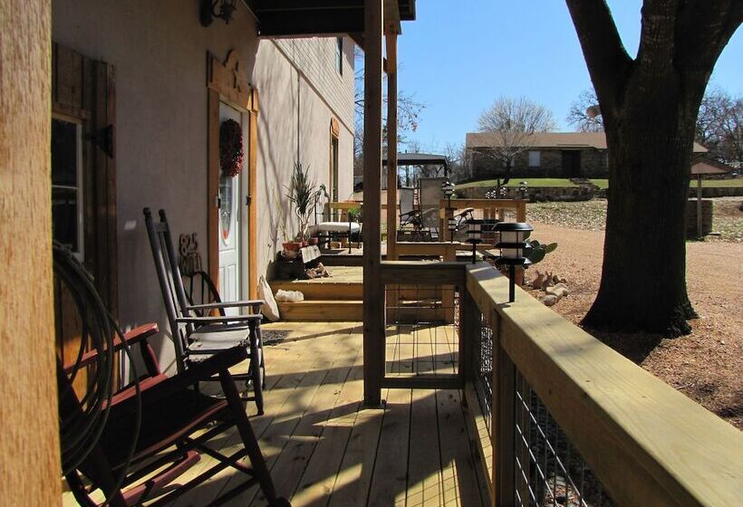 펜션 Covered Wagon B&b Guesthouse