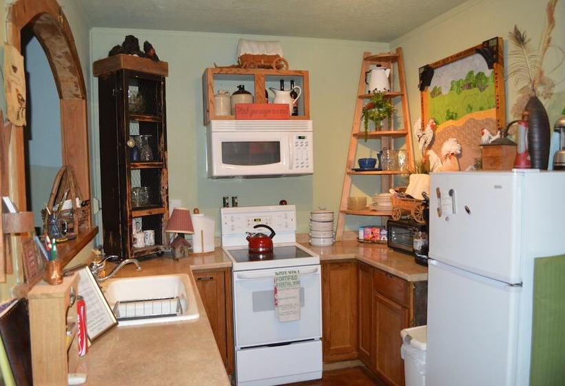 ペンション Covered Wagon B&b Guesthouse