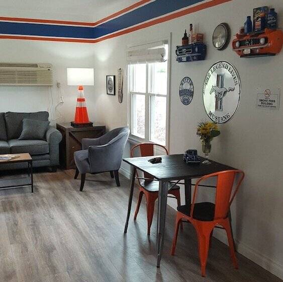 פנסיון Devils Lake Inn