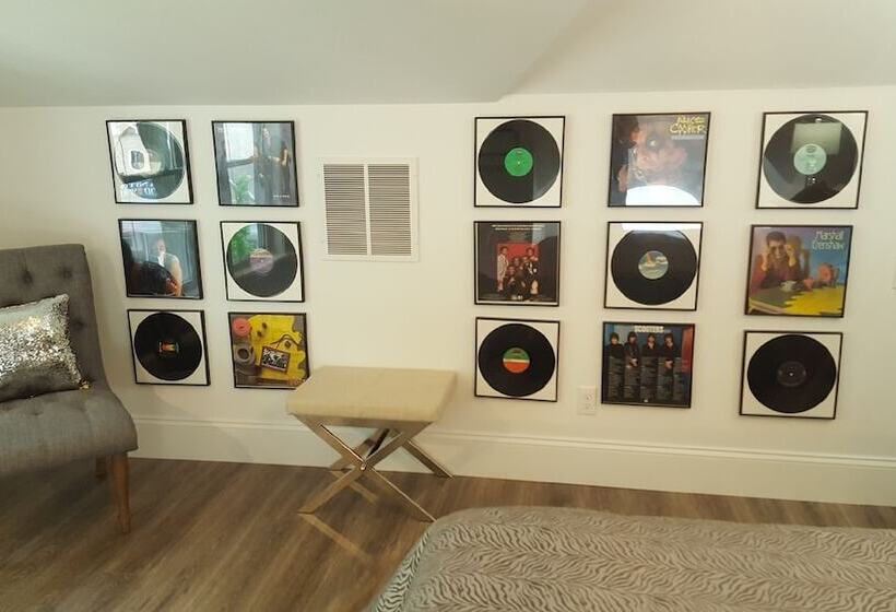 פנסיון Devils Lake Inn