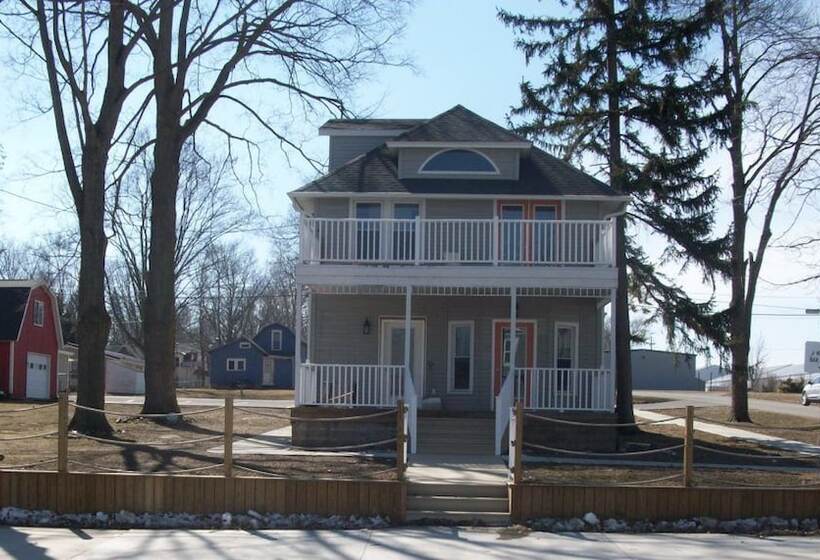 פנסיון Devils Lake Inn