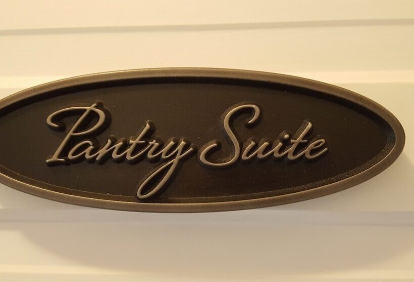 פנסיון Devils Lake Inn